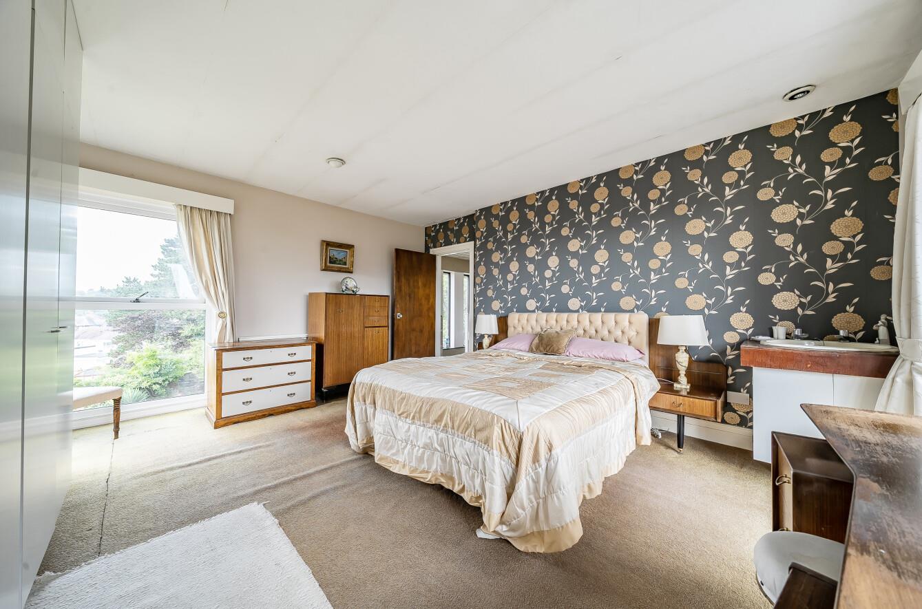 Warborough Close, Llanelli, SA15 3LH